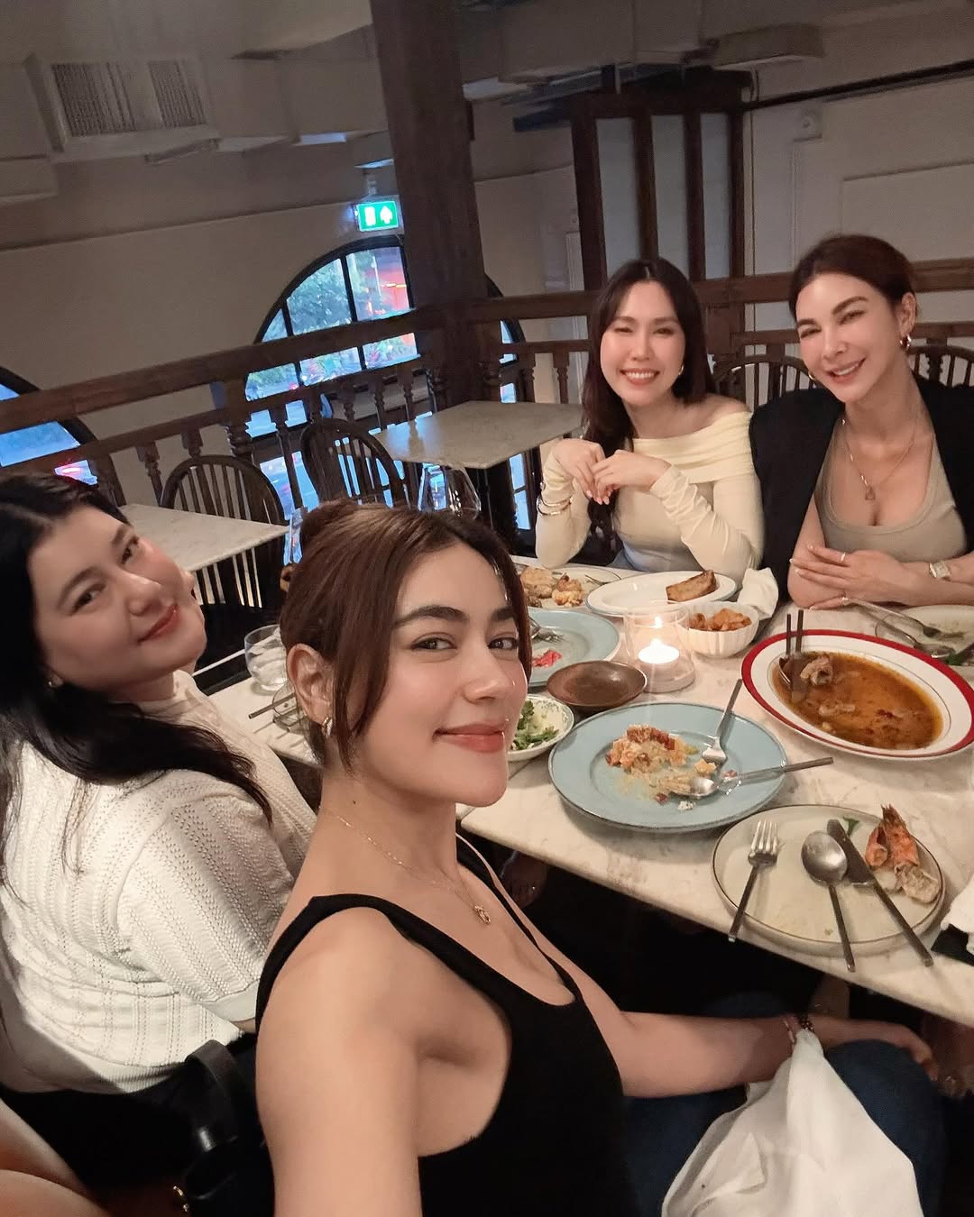 โบว์ - เบญจวรรณ อาร์ตเนอร์