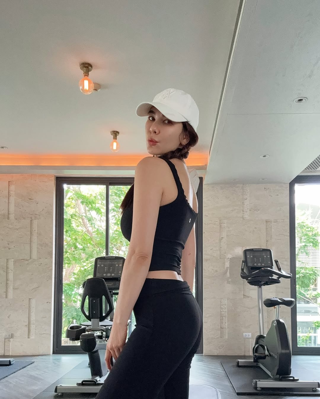 โบว์ - เบญจวรรณ อาร์ตเนอร์