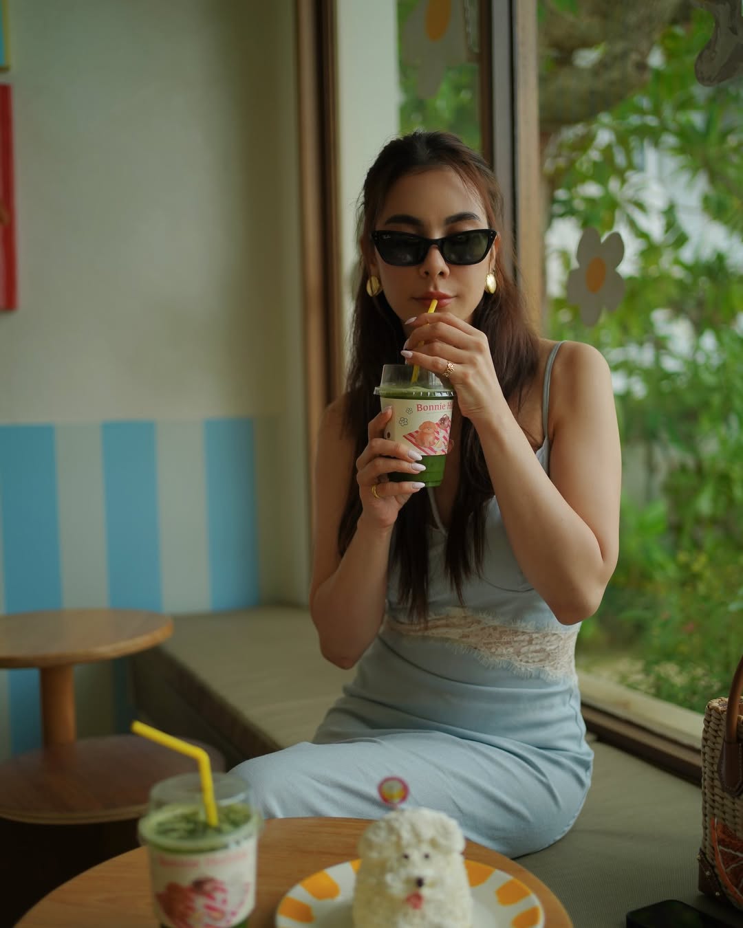 โบว์ - เบญจวรรณ อาร์ตเนอร์