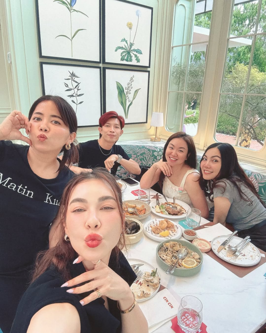 โบว์ - เบญจวรรณ อาร์ตเนอร์