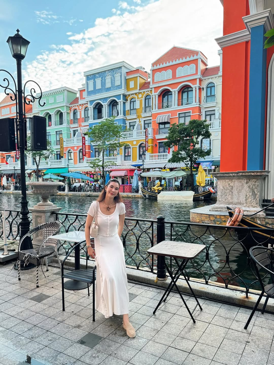 โบว์ - เบญจวรรณ อาร์ตเนอร์