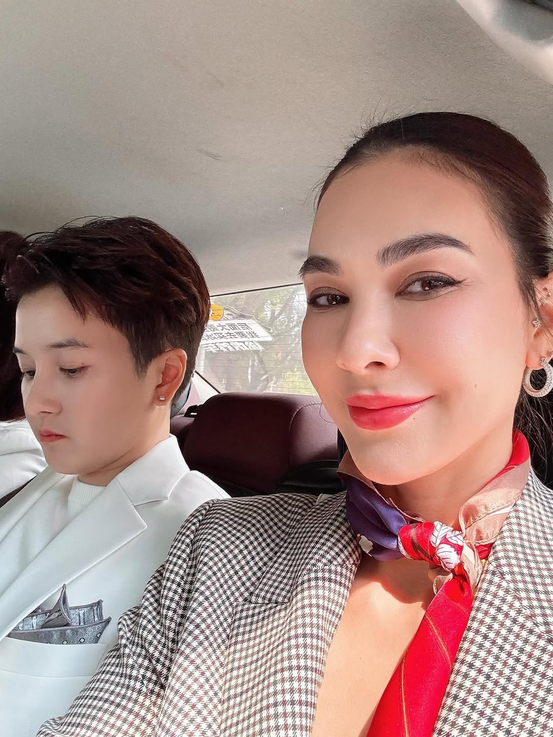 โบว์ - เบญจวรรณ อาร์ตเนอร์