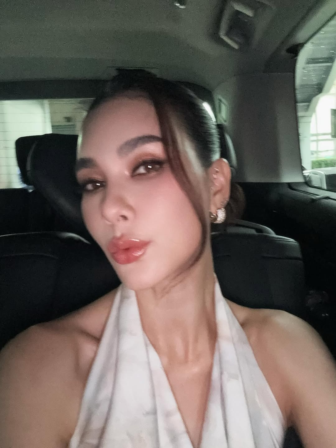 โบว์ - เบญจวรรณ อาร์ตเนอร์