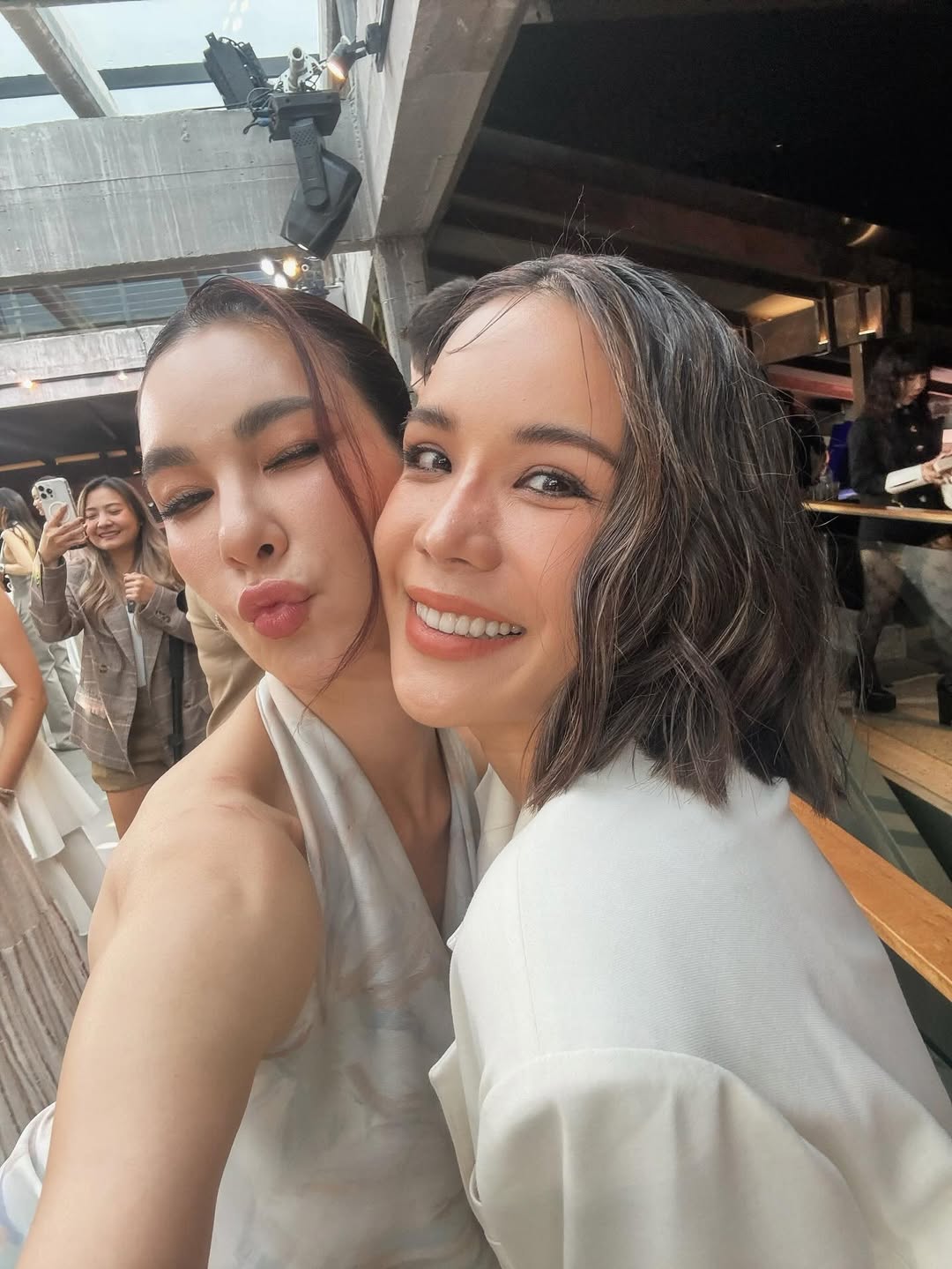 โบว์ - เบญจวรรณ อาร์ตเนอร์