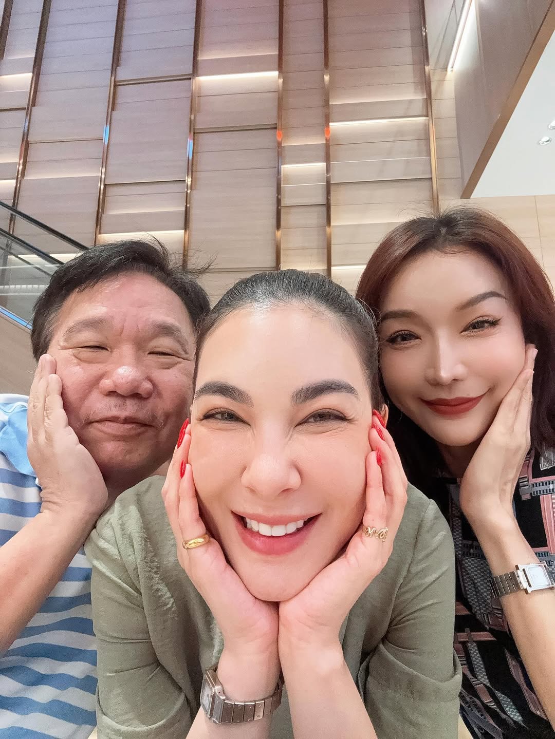 โบว์ - เบญจวรรณ อาร์ตเนอร์
