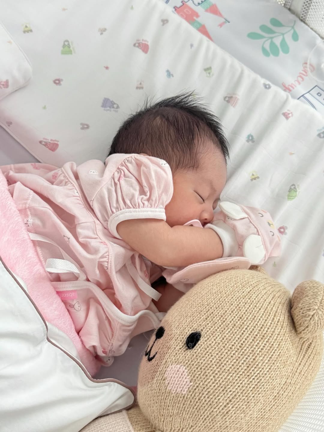 โบว์ - เบญจวรรณ อาร์ตเนอร์