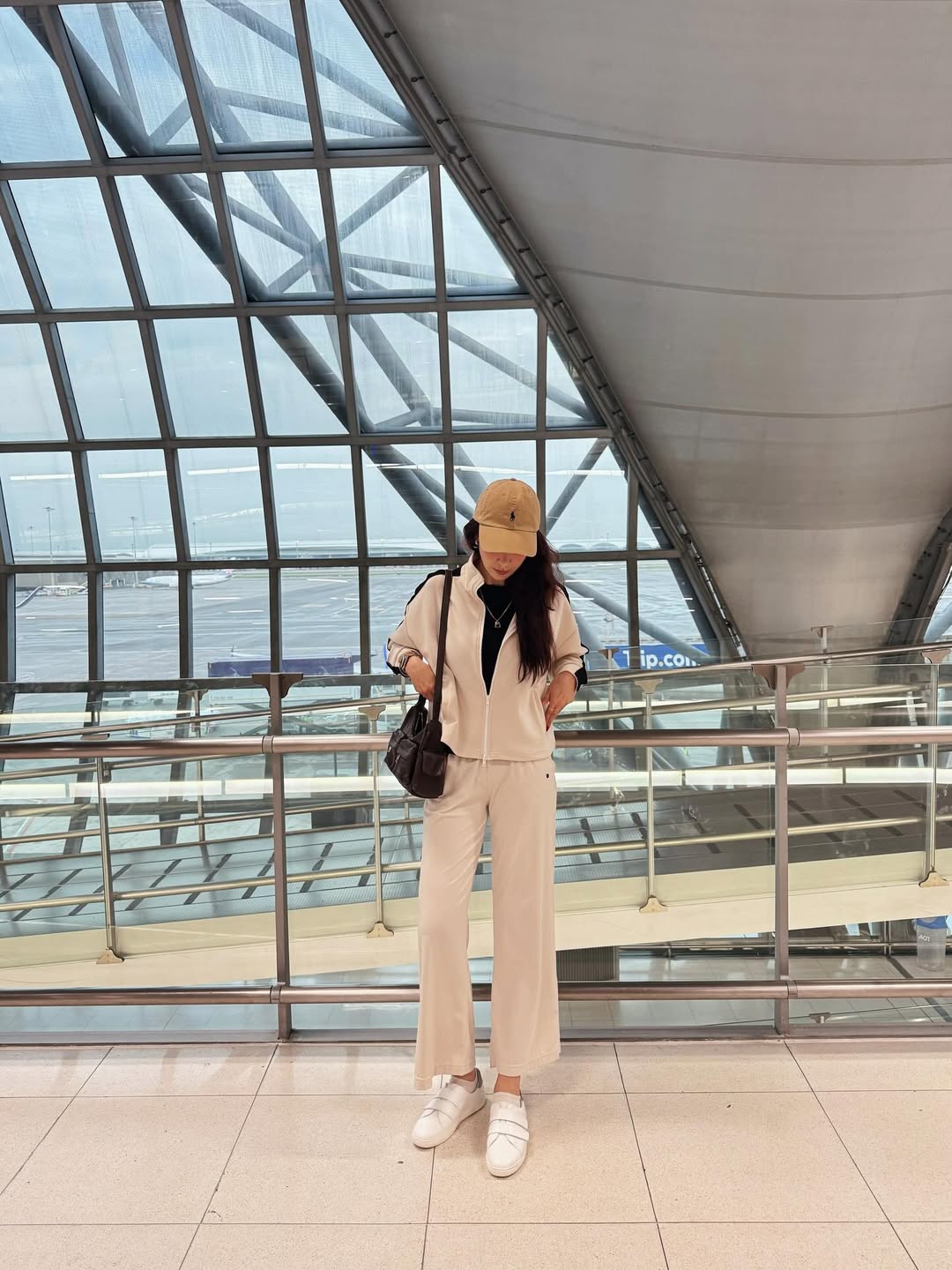 โบว์ - เบญจวรรณ อาร์ตเนอร์