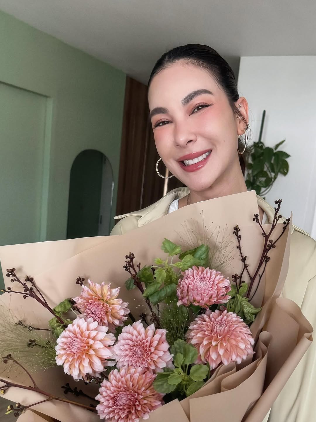 โบว์ - เบญจวรรณ อาร์ตเนอร์