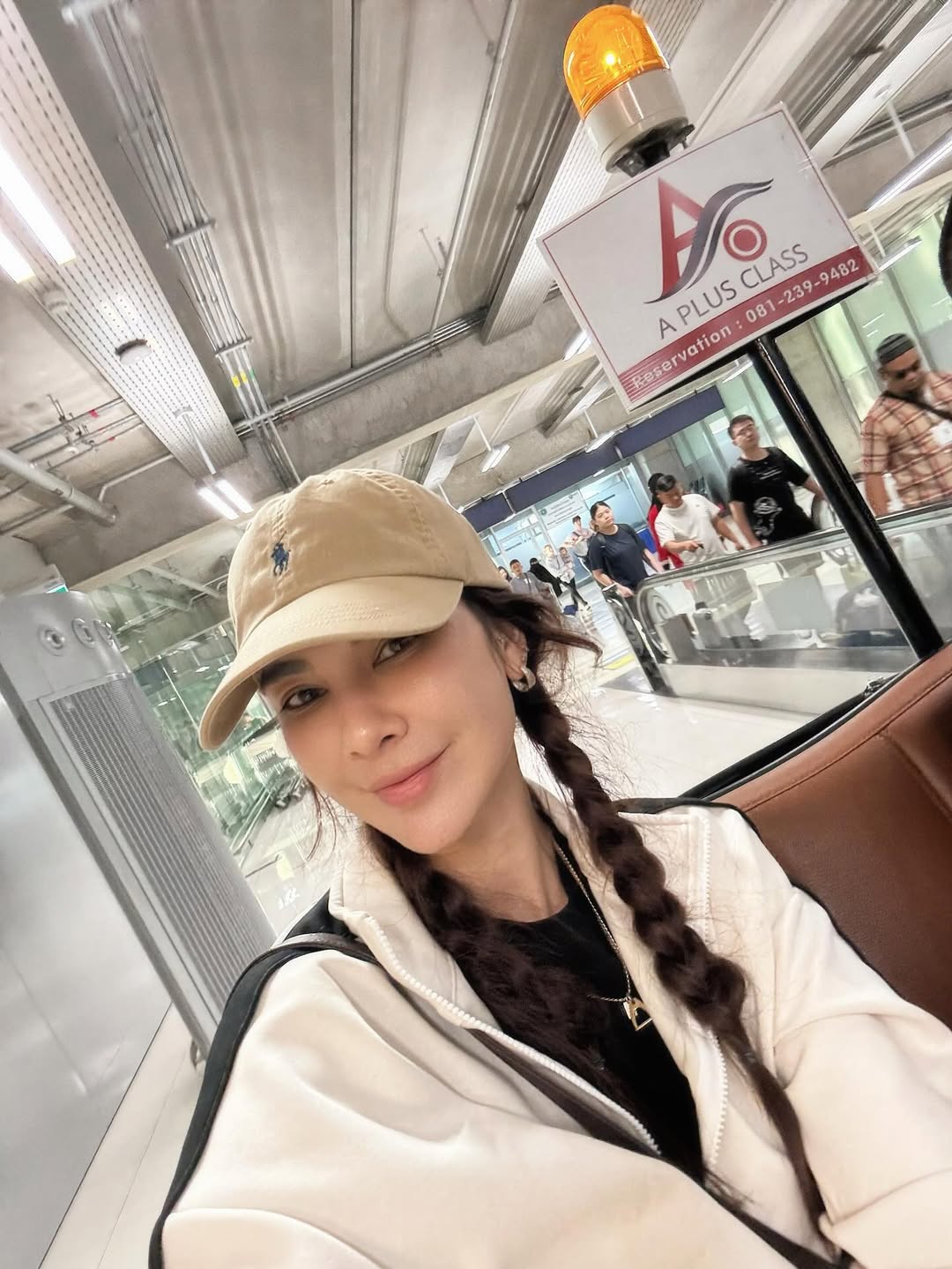 โบว์ - เบญจวรรณ อาร์ตเนอร์