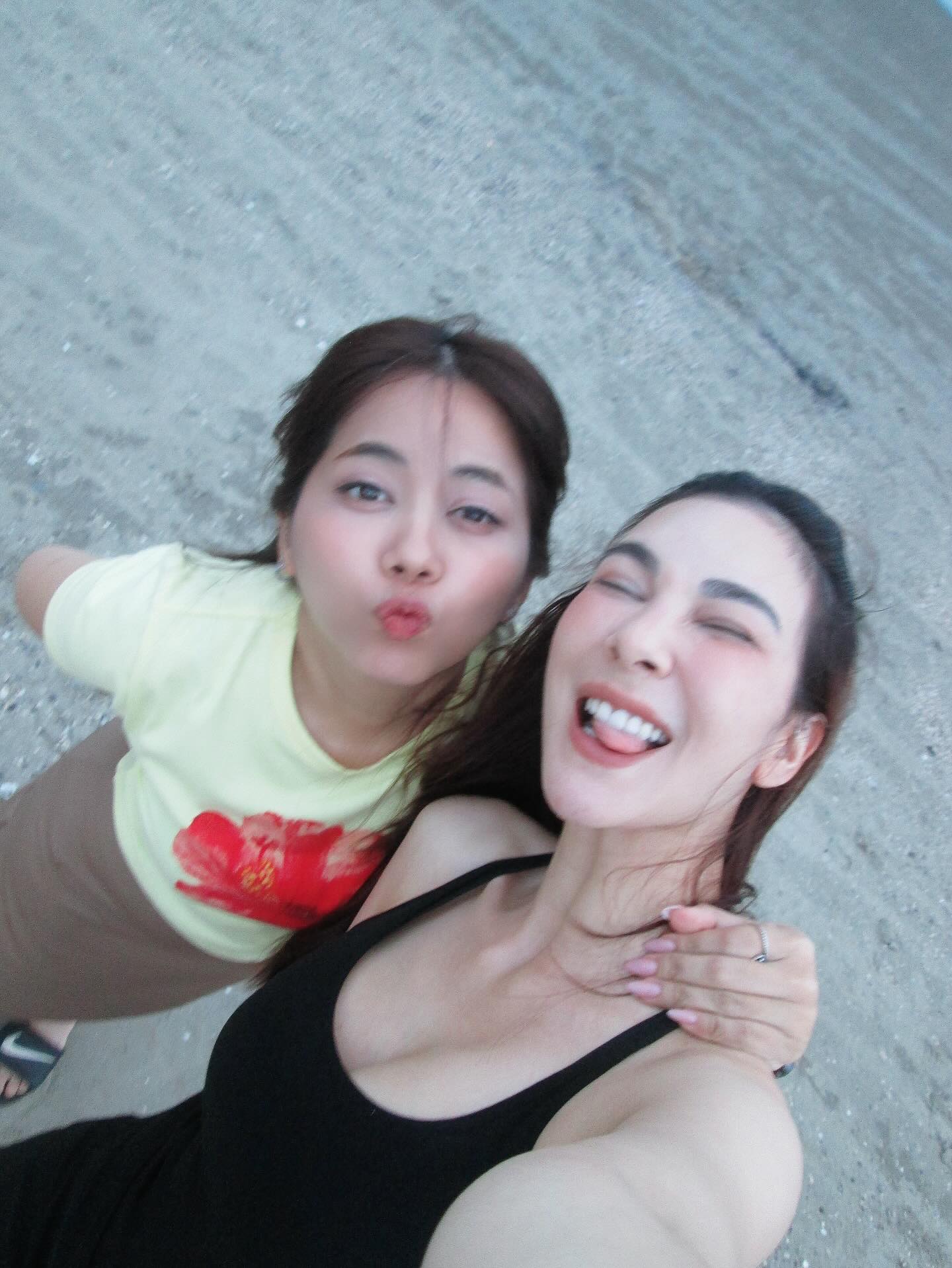 โบว์ - เบญจวรรณ อาร์ตเนอร์