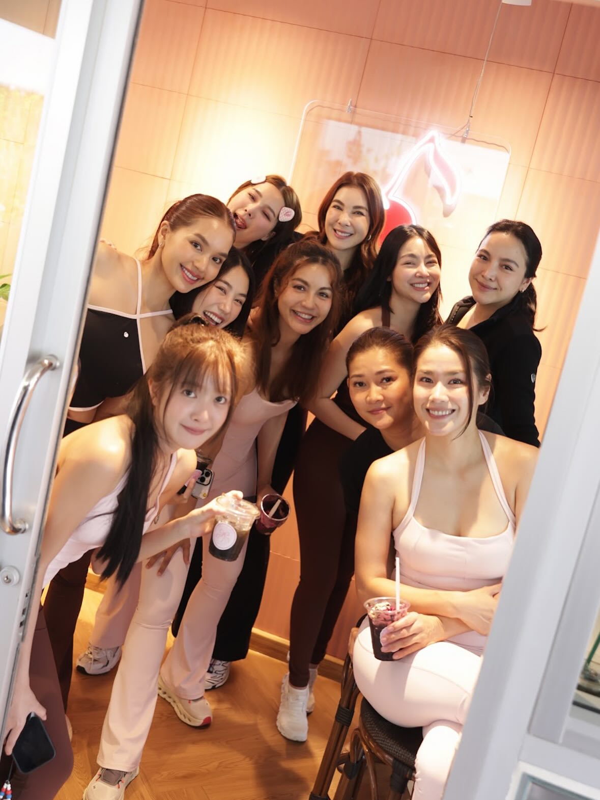 โบว์ - เบญจวรรณ อาร์ตเนอร์
