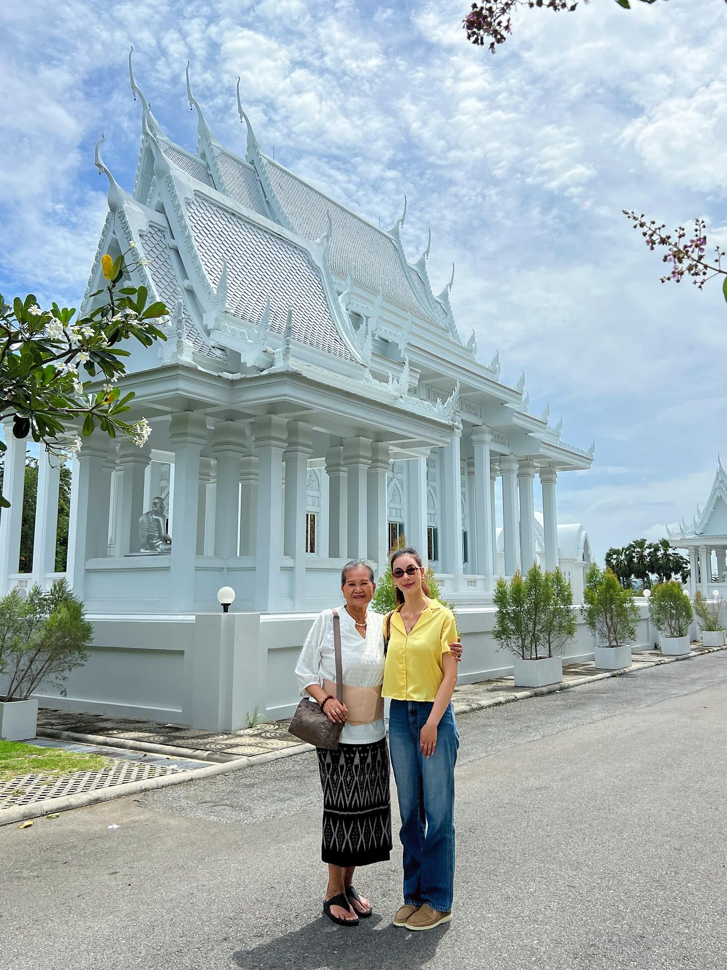 โบว์ - เบญจวรรณ อาร์ตเนอร์