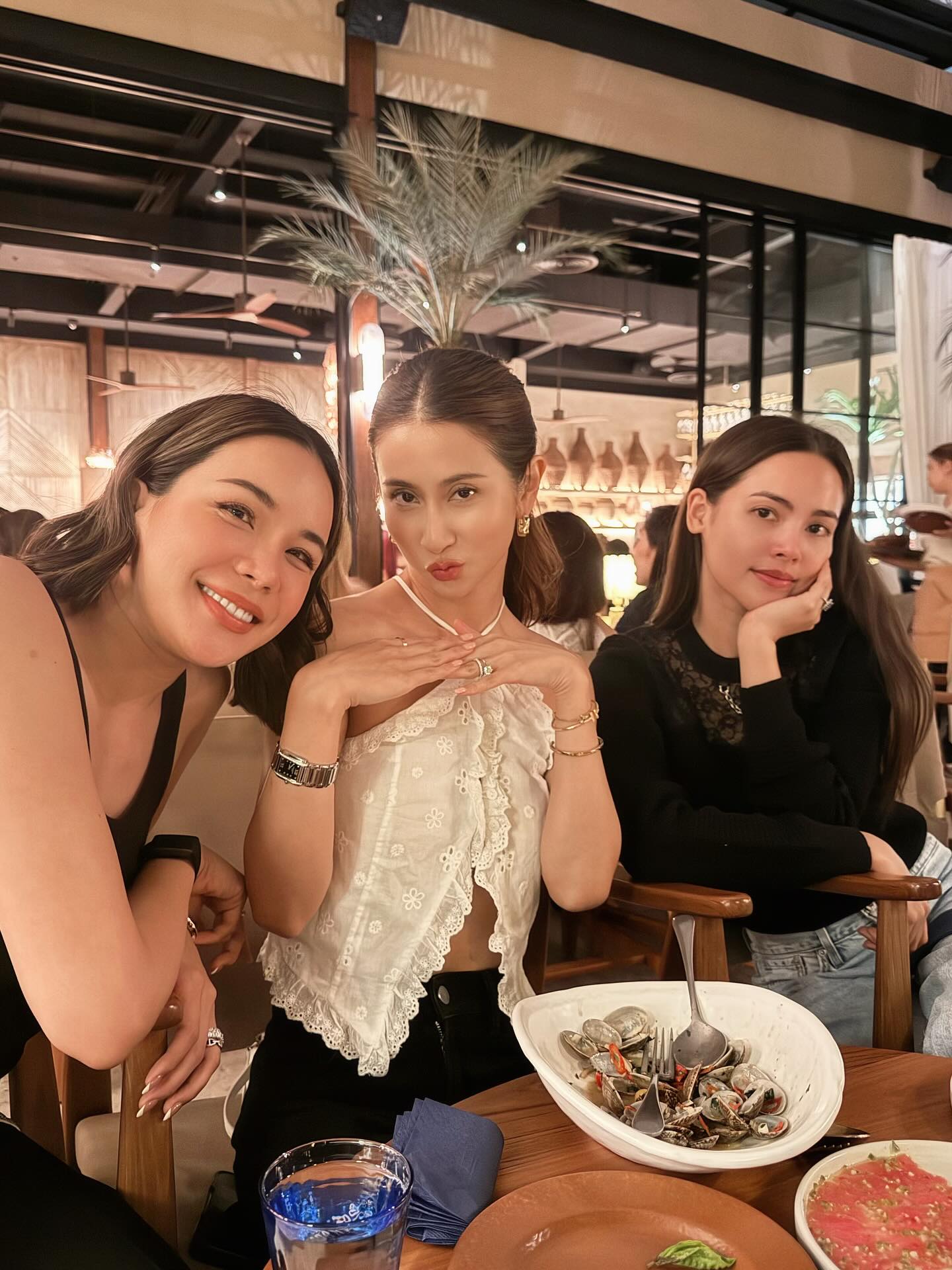 โบว์ - เบญจวรรณ อาร์ตเนอร์