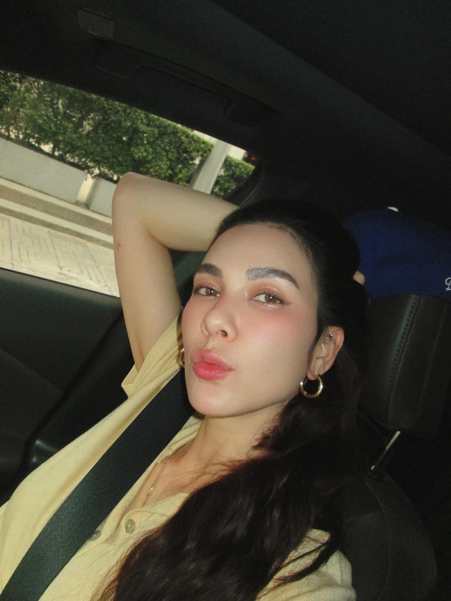 โบว์ - เบญจวรรณ อาร์ตเนอร์