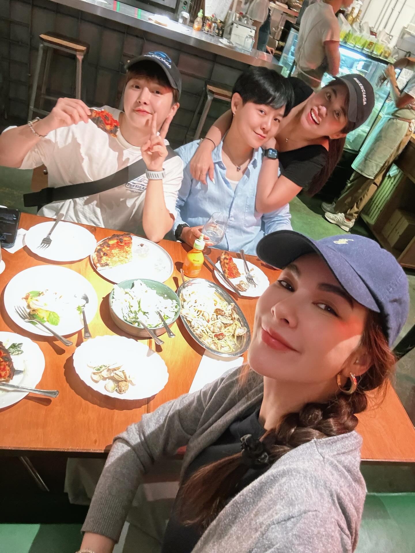 โบว์ - เบญจวรรณ อาร์ตเนอร์