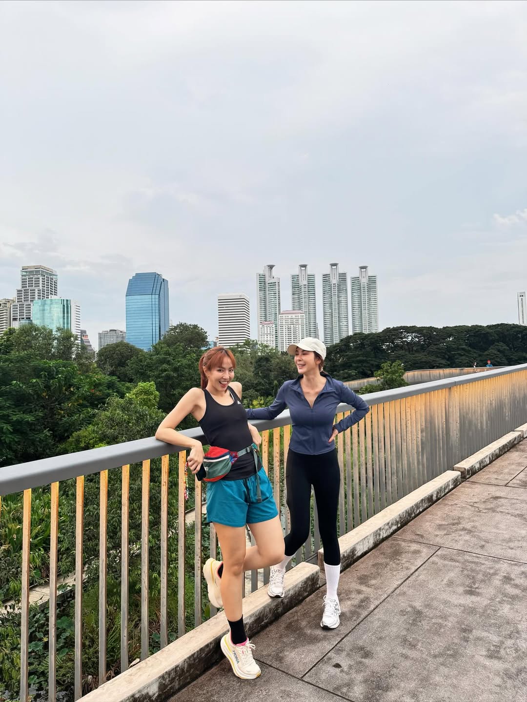 โบว์ - เบญจวรรณ อาร์ตเนอร์