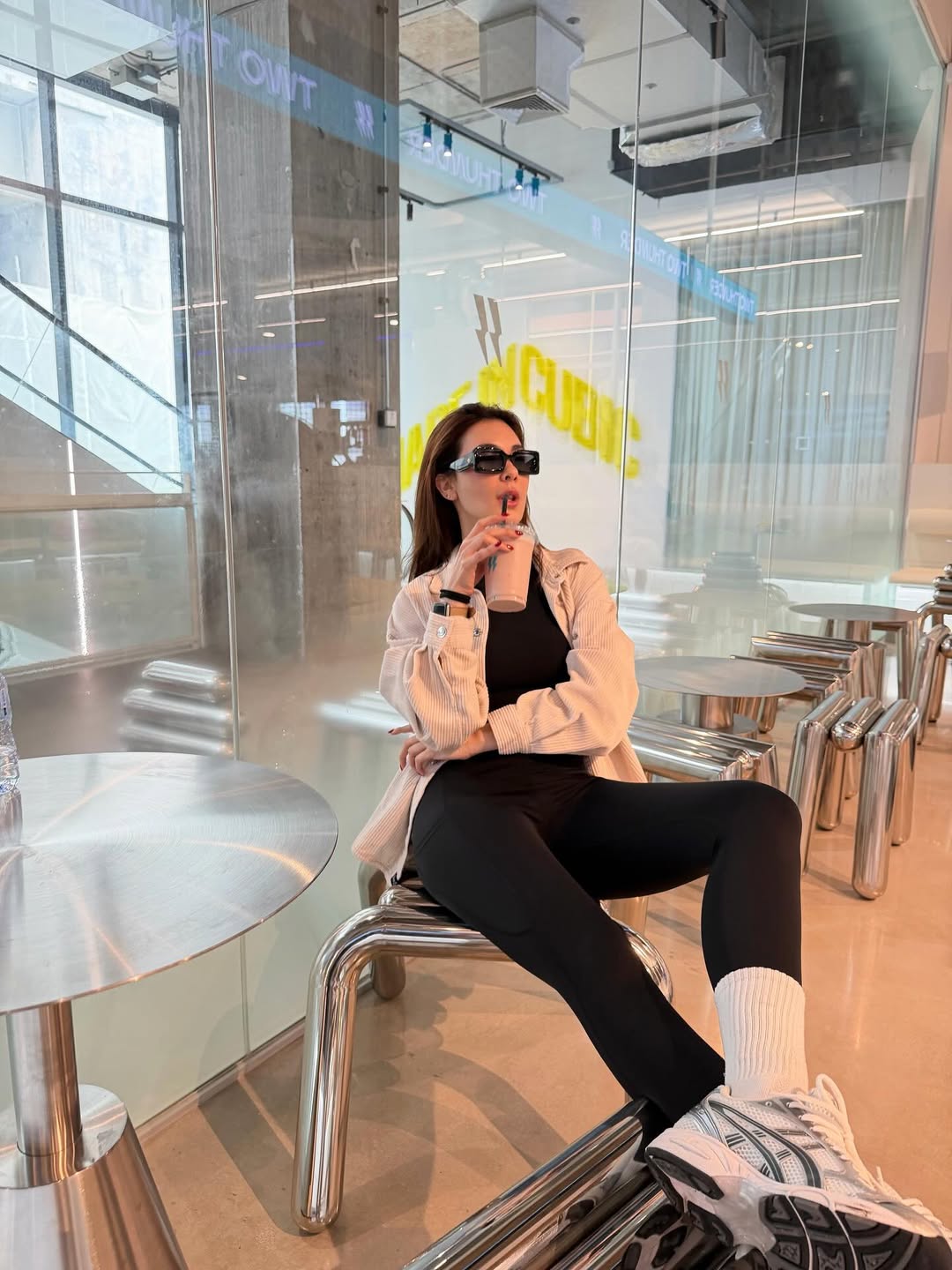 โบว์ - เบญจวรรณ อาร์ตเนอร์