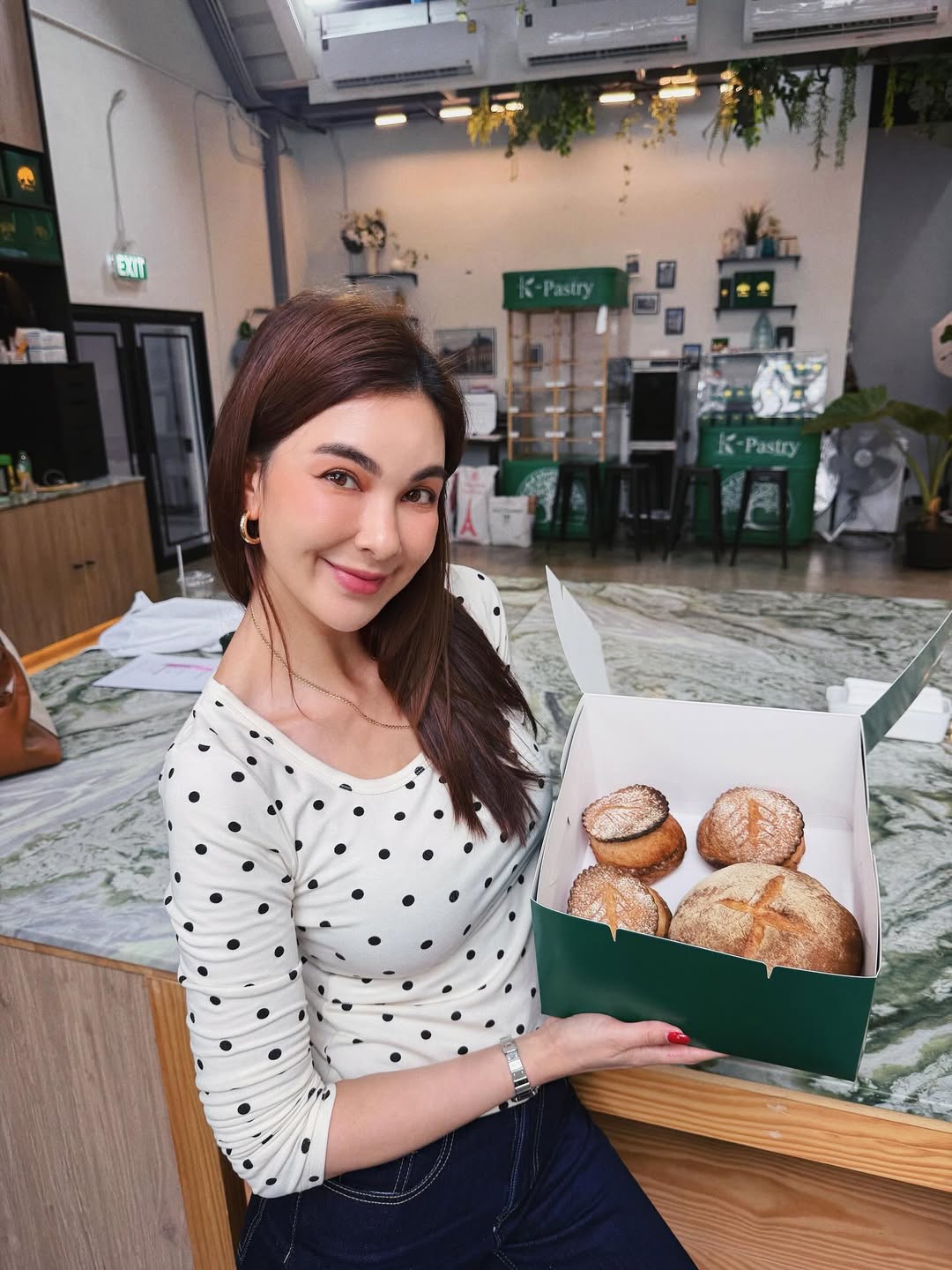 โบว์ - เบญจวรรณ อาร์ตเนอร์