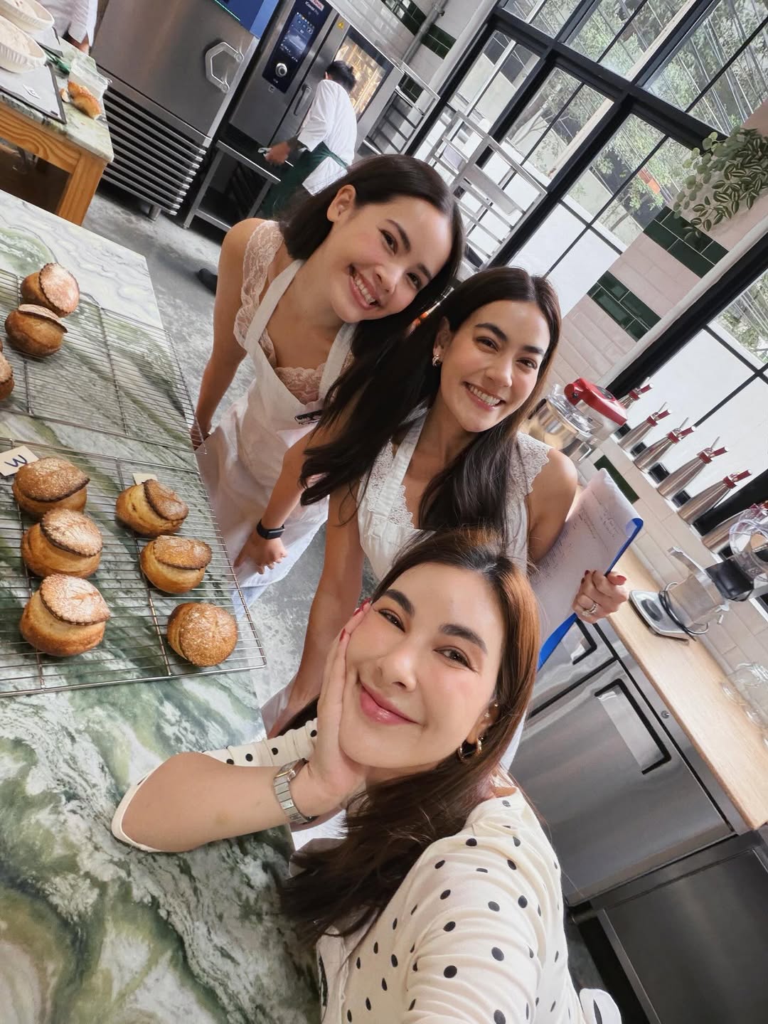 โบว์ - เบญจวรรณ อาร์ตเนอร์