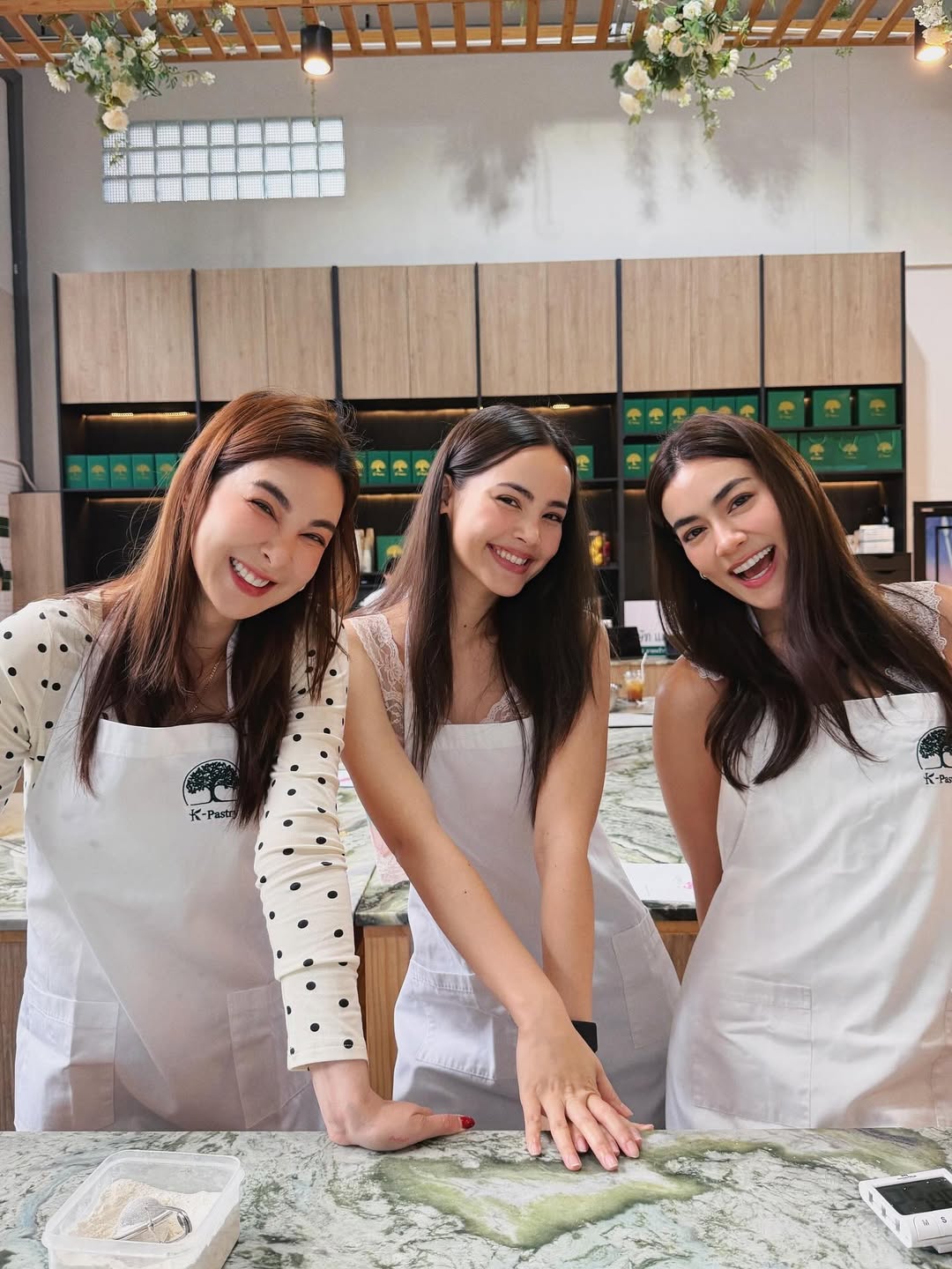 โบว์ - เบญจวรรณ อาร์ตเนอร์