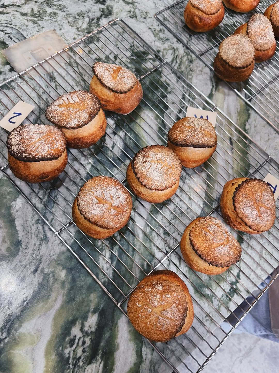 โบว์ - เบญจวรรณ อาร์ตเนอร์