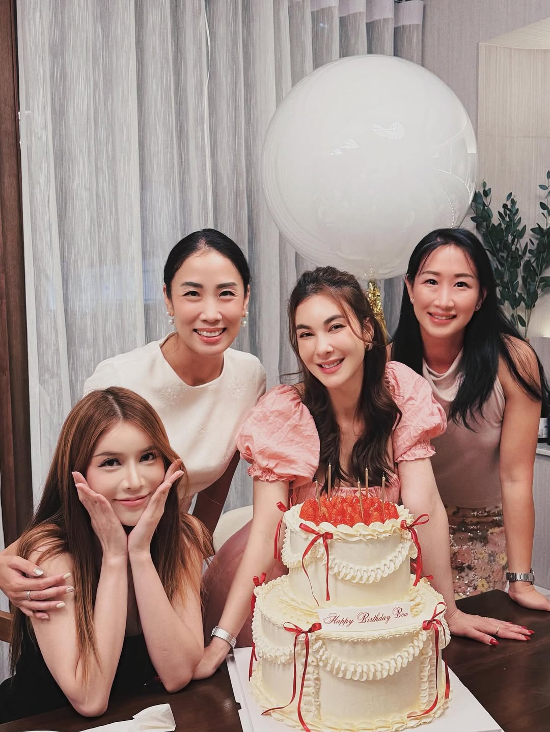 โบว์ - เบญจวรรณ อาร์ตเนอร์