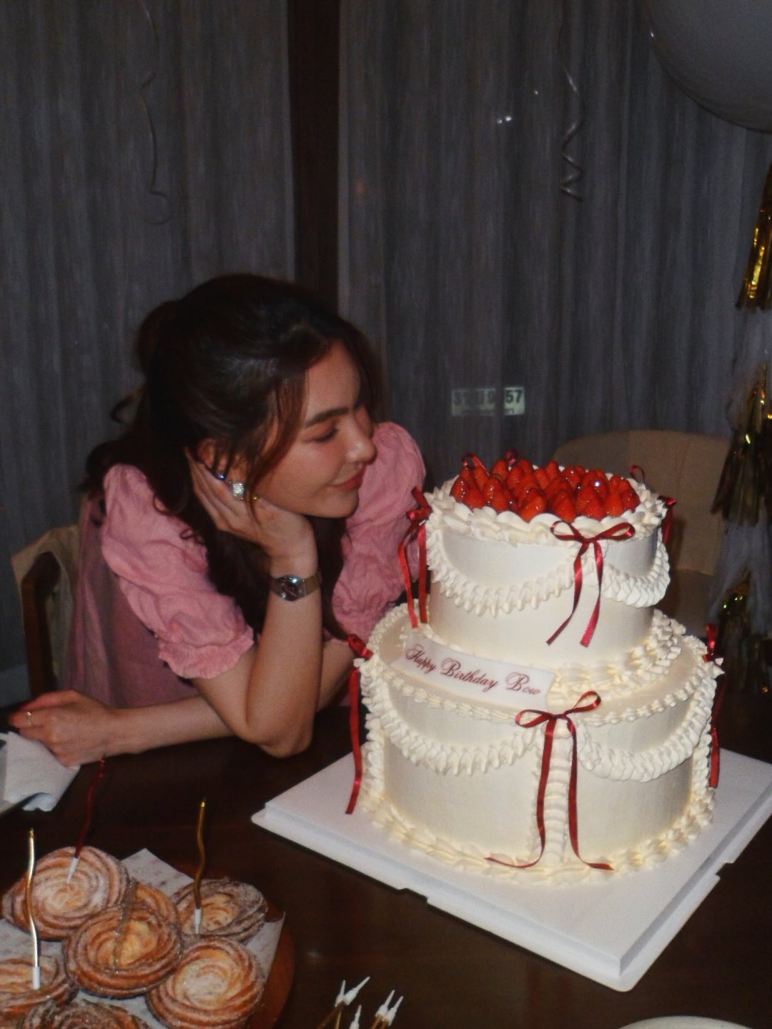 โบว์ - เบญจวรรณ อาร์ตเนอร์