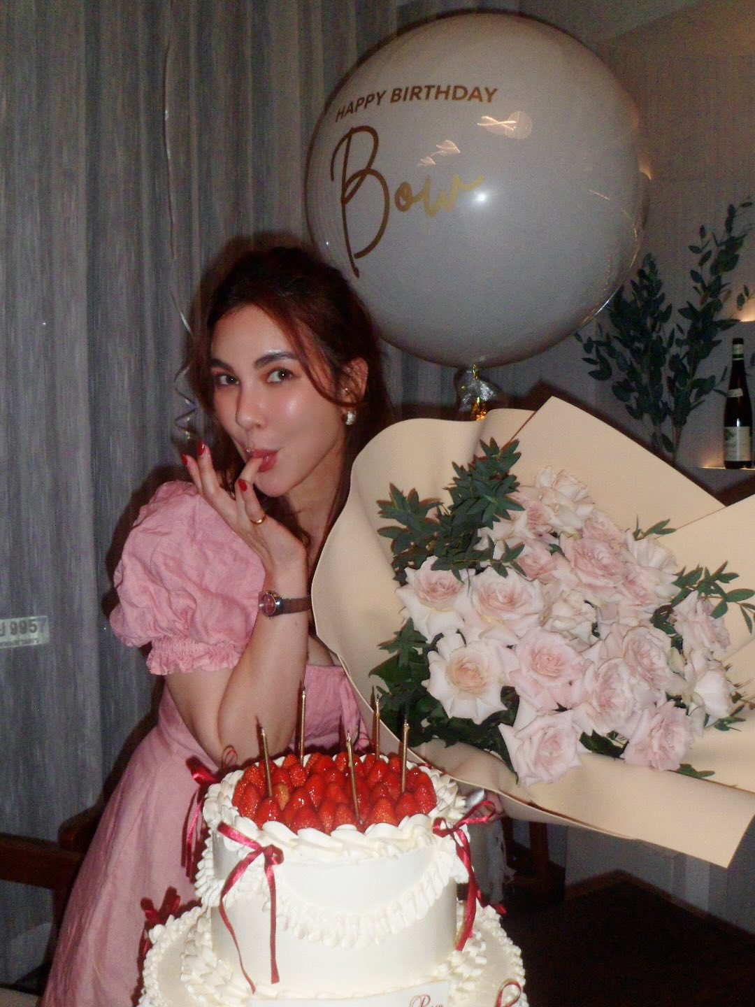 โบว์ - เบญจวรรณ อาร์ตเนอร์