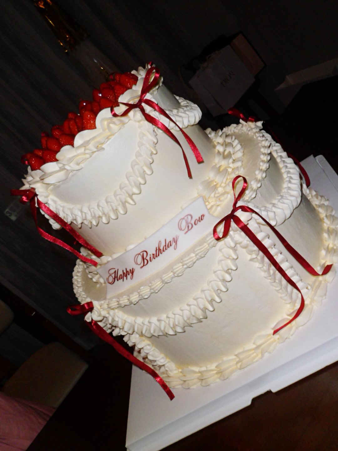 โบว์ - เบญจวรรณ อาร์ตเนอร์