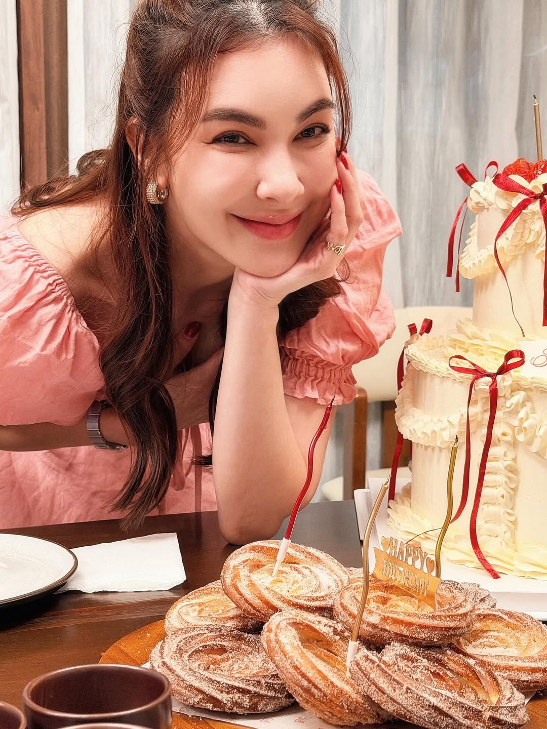 โบว์ - เบญจวรรณ อาร์ตเนอร์