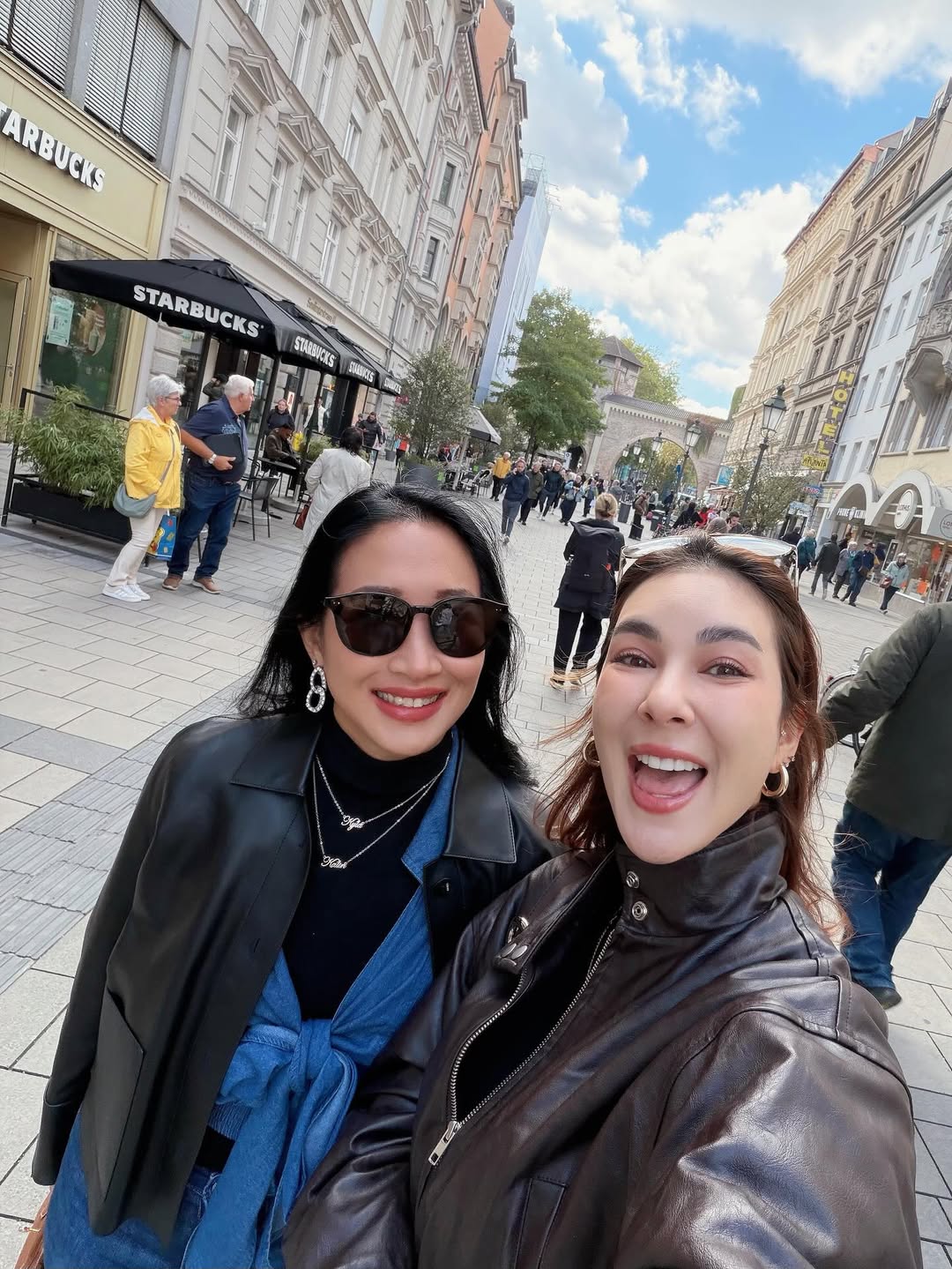 โบว์ - เบญจวรรณ อาร์ตเนอร์