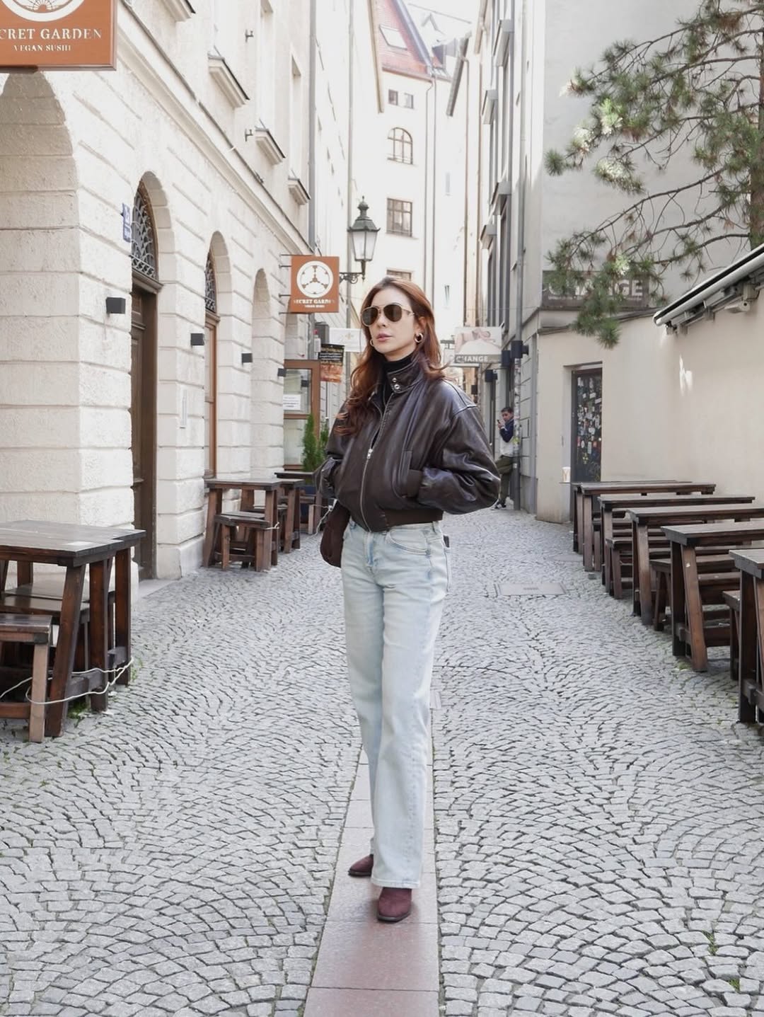 โบว์ - เบญจวรรณ อาร์ตเนอร์