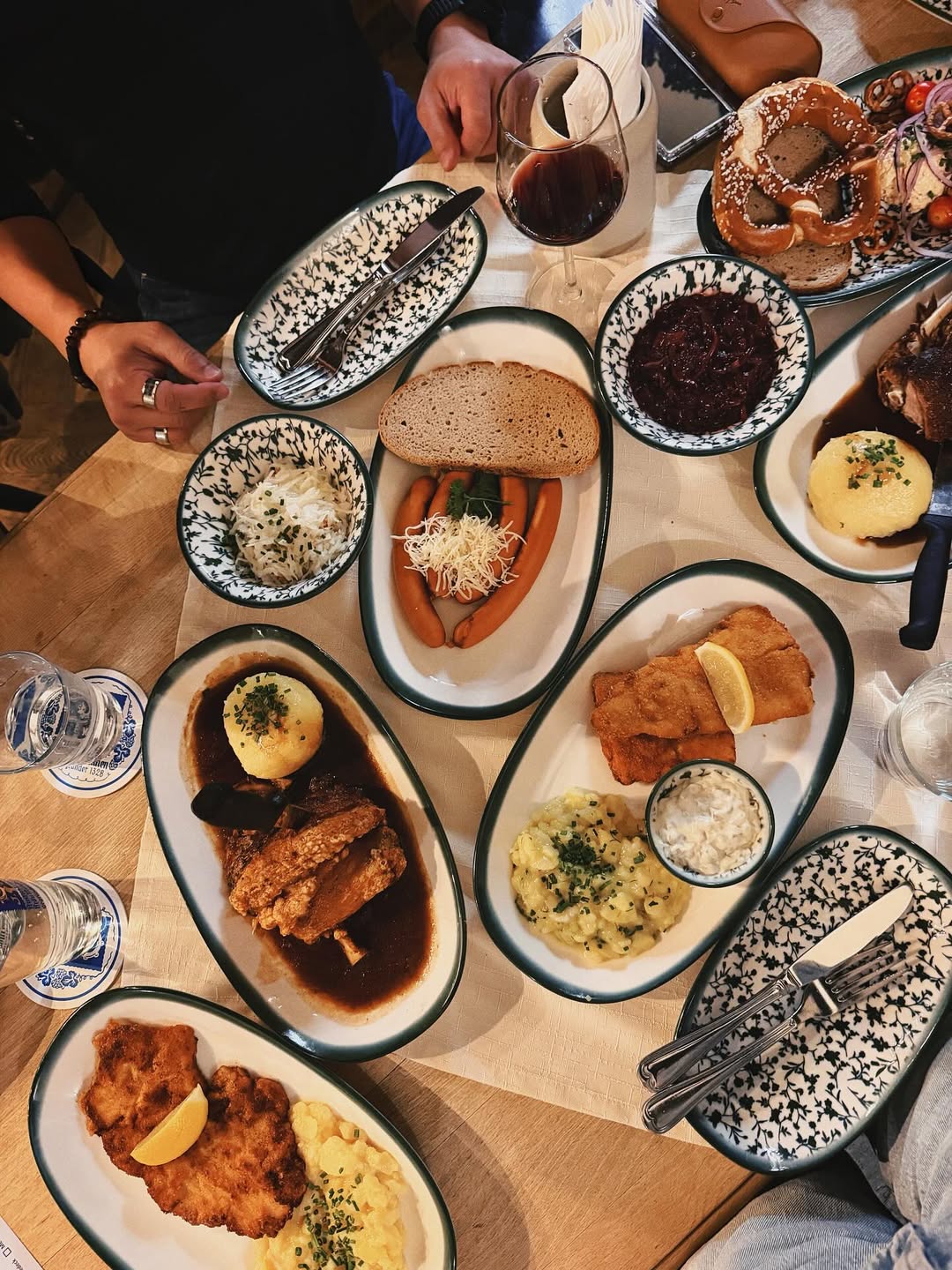 โบว์ - เบญจวรรณ อาร์ตเนอร์