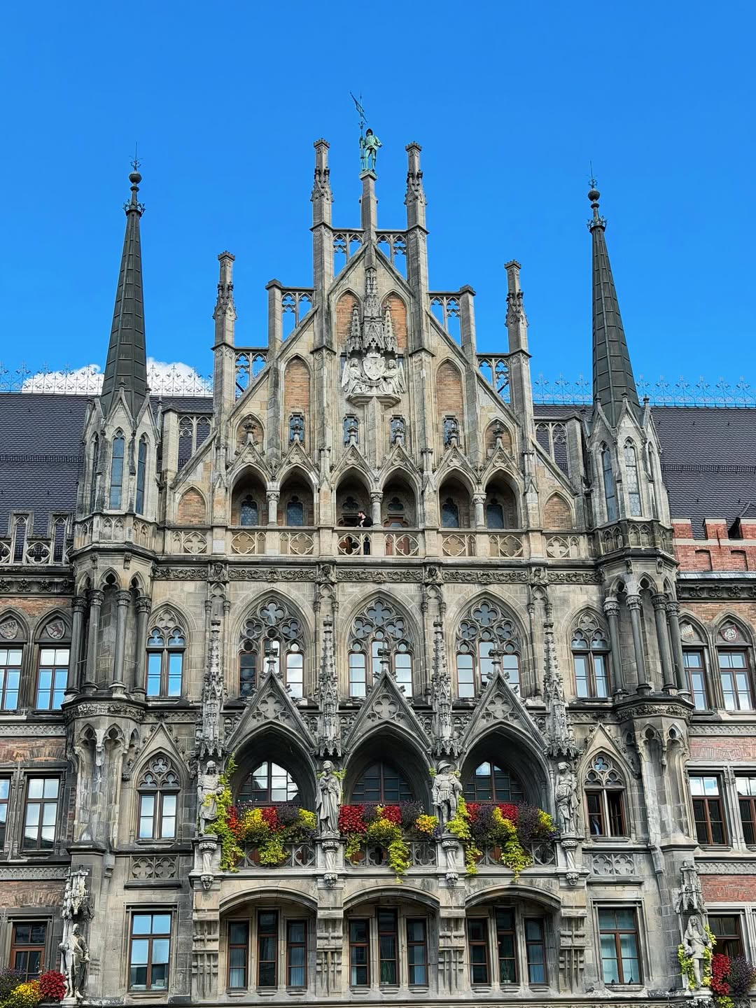 โบว์ - เบญจวรรณ อาร์ตเนอร์