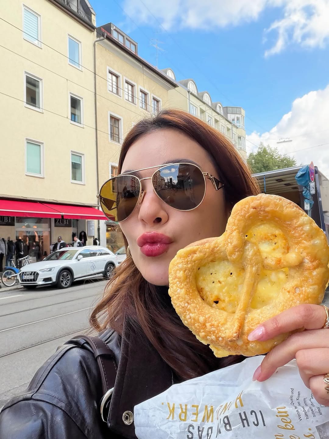 โบว์ - เบญจวรรณ อาร์ตเนอร์