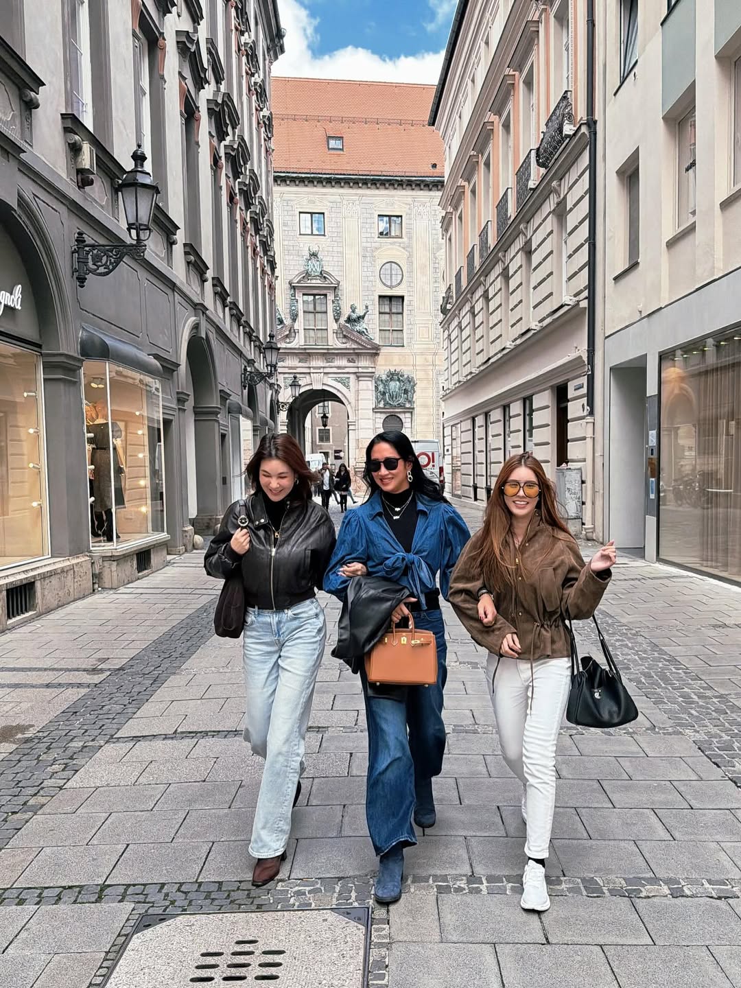 โบว์ - เบญจวรรณ อาร์ตเนอร์