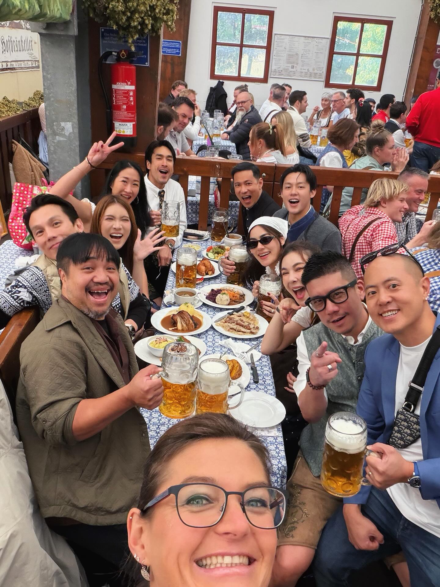 โบว์ - เบญจวรรณ อาร์ตเนอร์