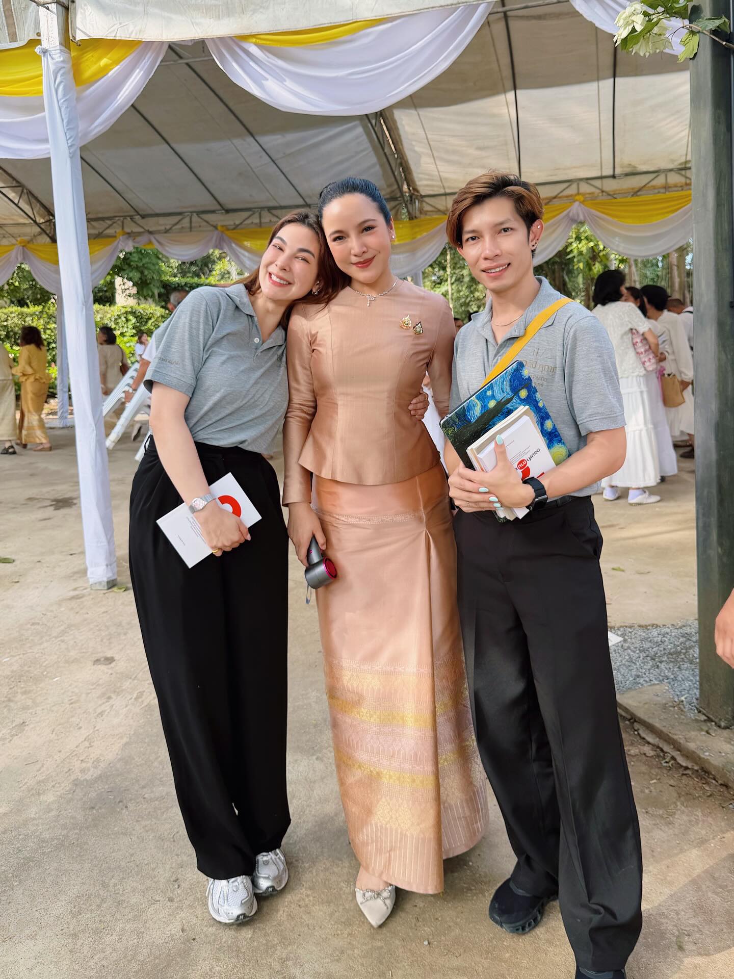 โบว์ - เบญจวรรณ อาร์ตเนอร์