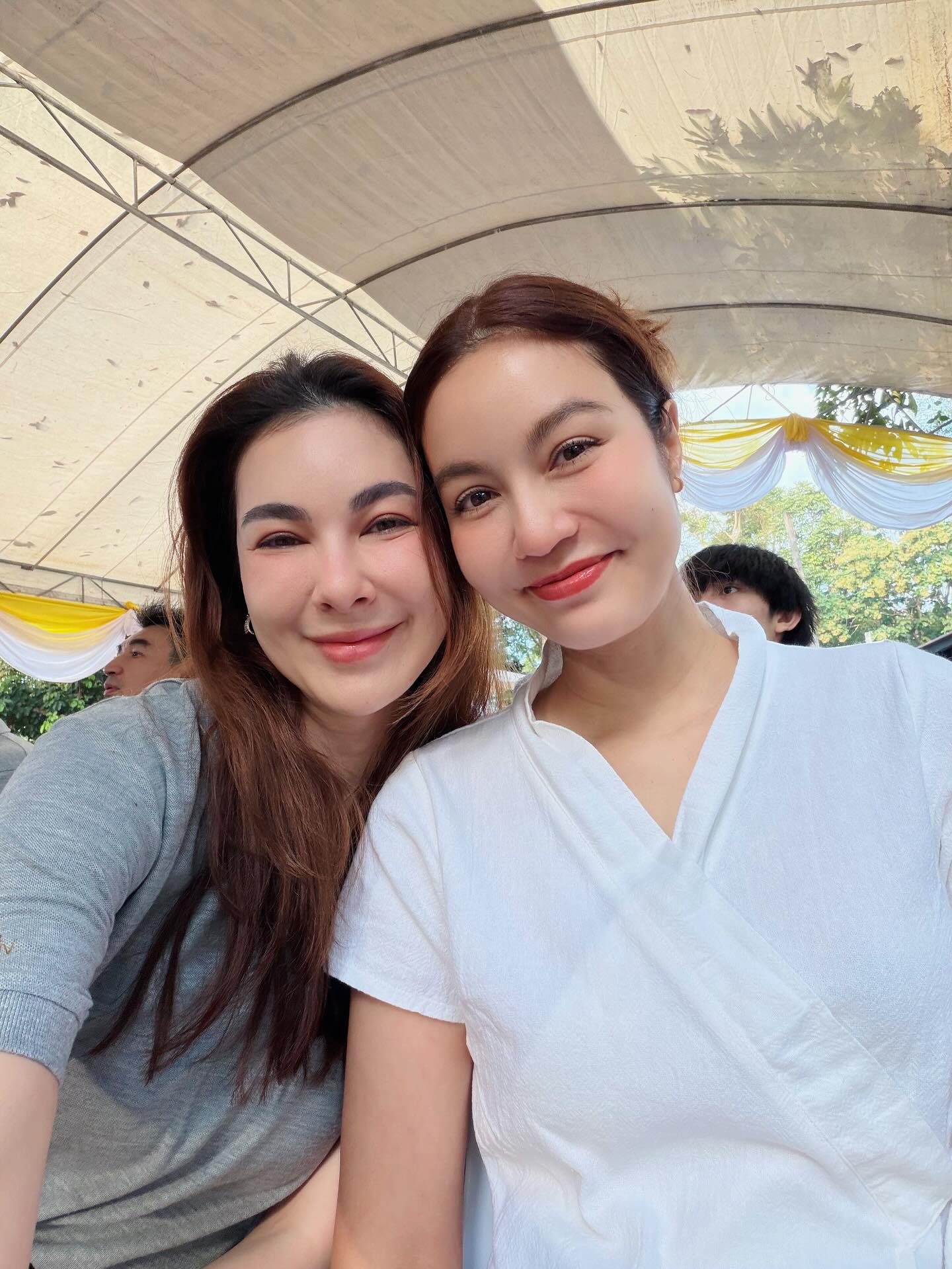 โบว์ - เบญจวรรณ อาร์ตเนอร์