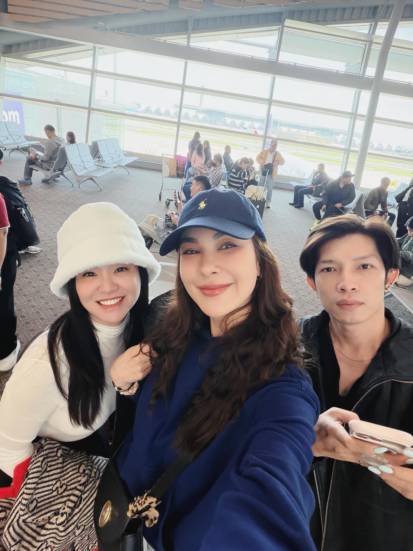 โบว์ - เบญจวรรณ อาร์ตเนอร์