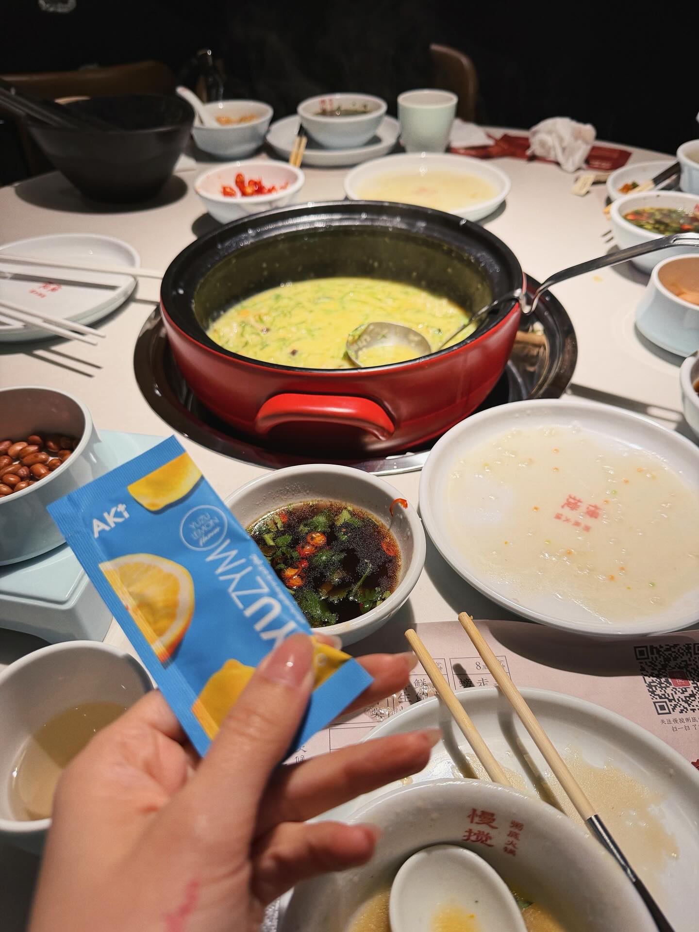 โบว์ - เบญจวรรณ อาร์ตเนอร์