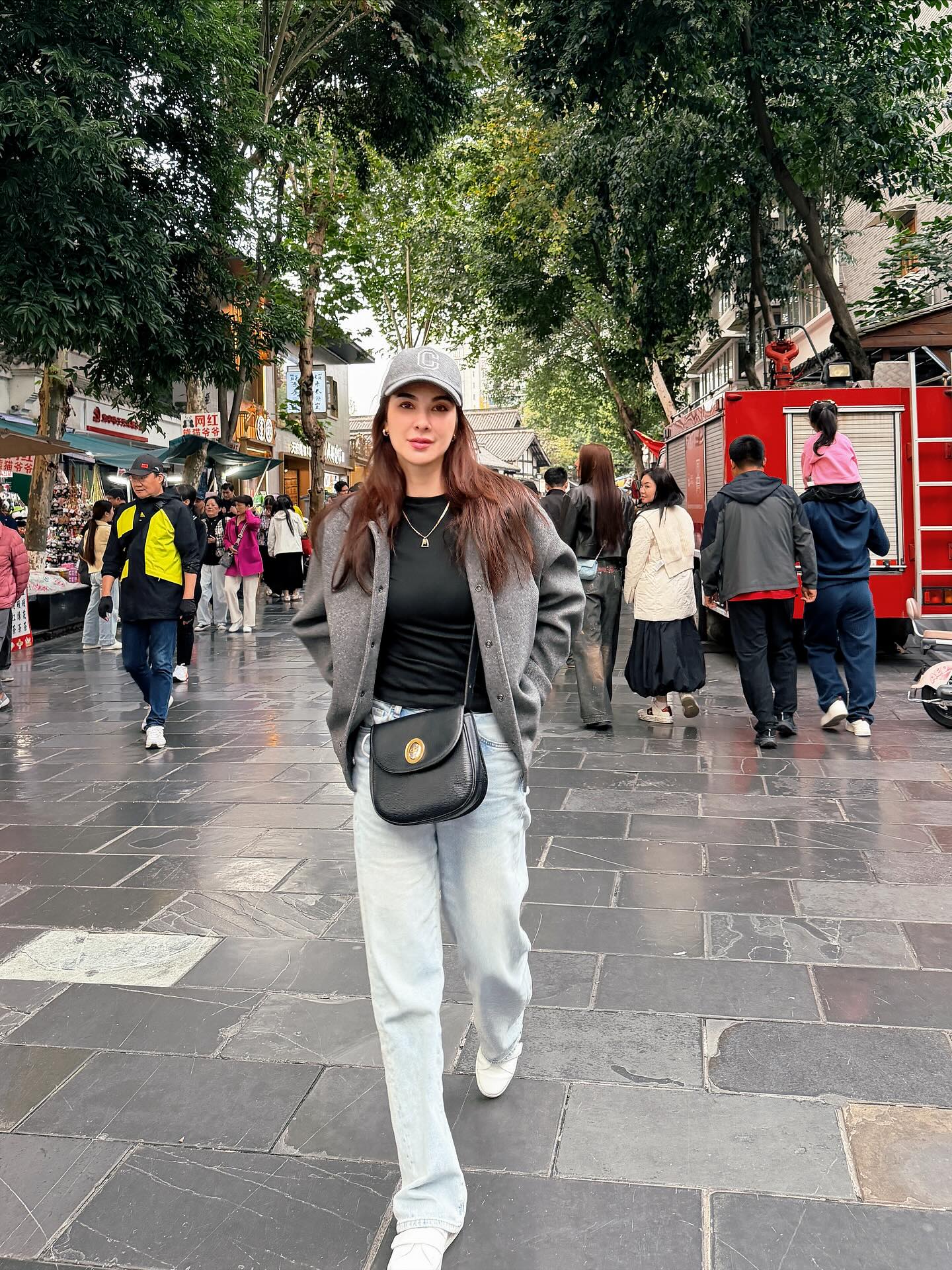 โบว์ - เบญจวรรณ อาร์ตเนอร์