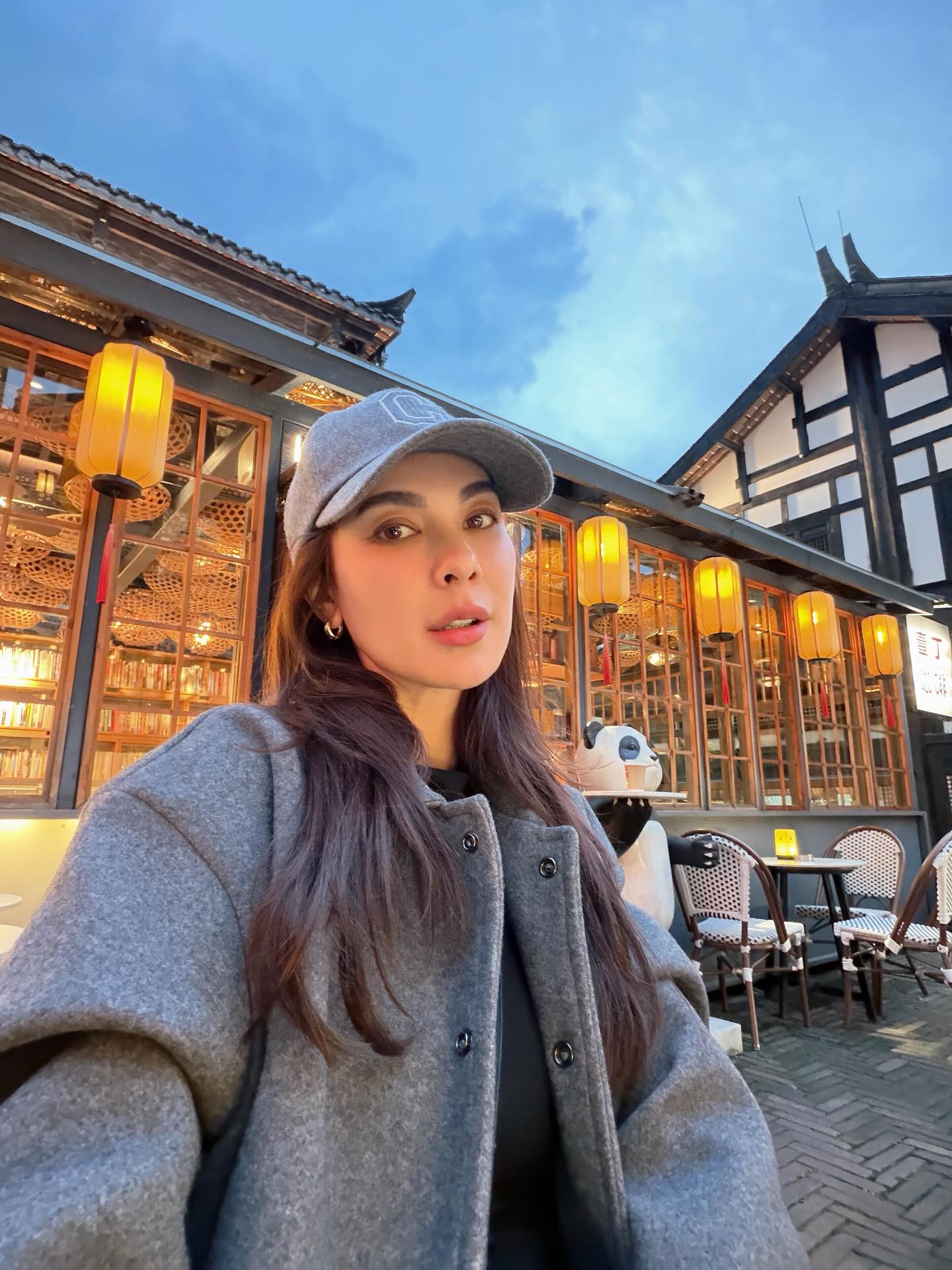 โบว์ - เบญจวรรณ อาร์ตเนอร์