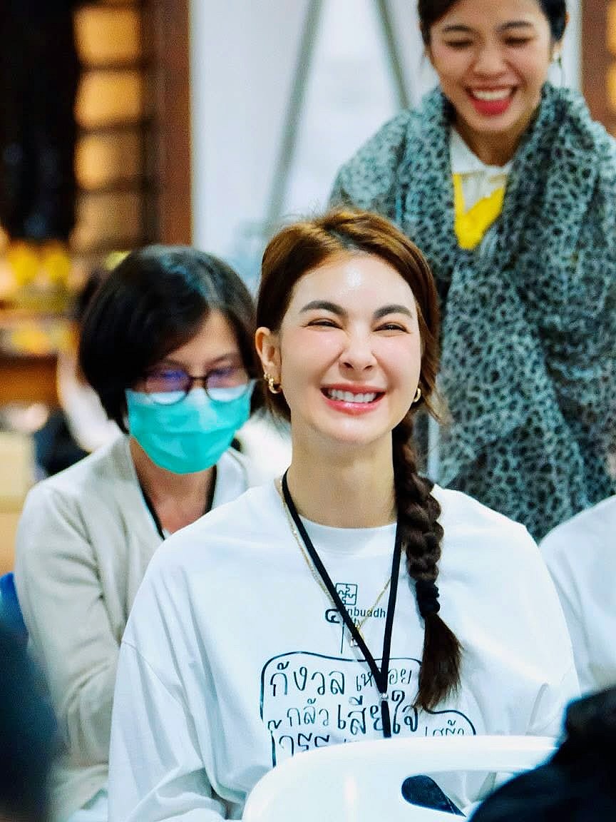 โบว์ - เบญจวรรณ อาร์ตเนอร์