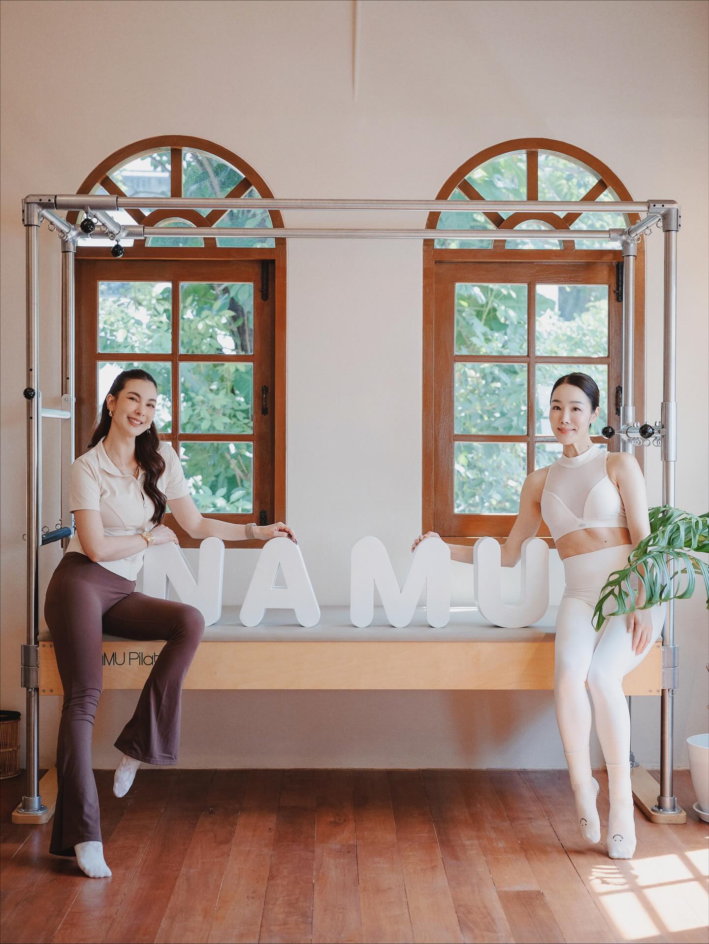 โบว์ - เบญจวรรณ อาร์ตเนอร์