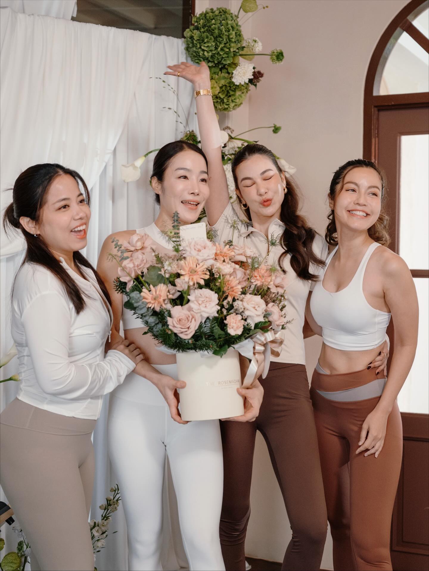 โบว์ - เบญจวรรณ อาร์ตเนอร์