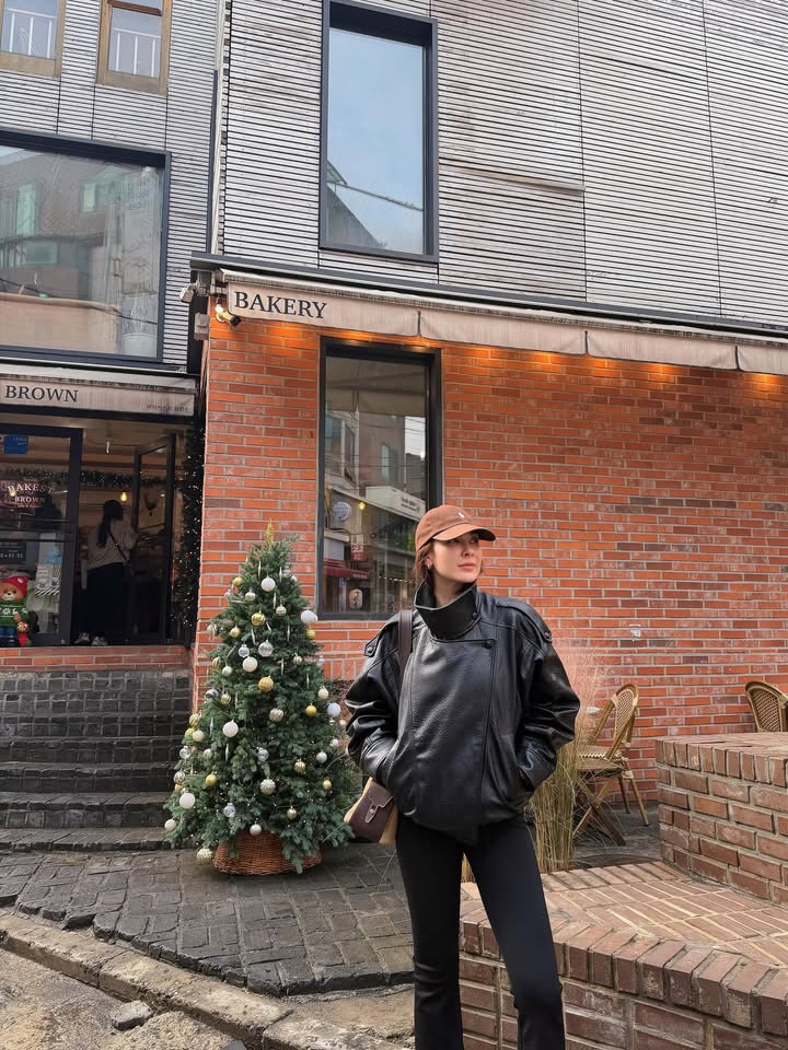 โบว์ - เบญจวรรณ อาร์ตเนอร์