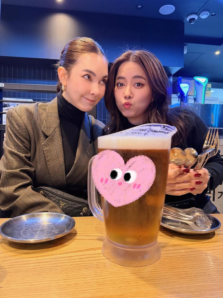 โบว์ - เบญจวรรณ อาร์ตเนอร์