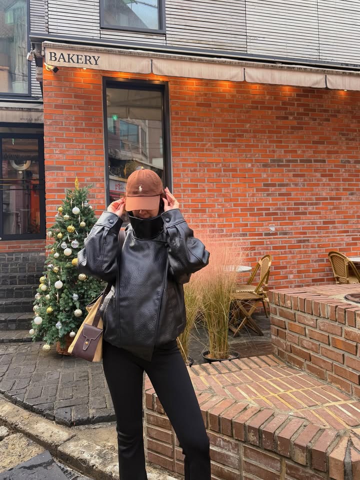 โบว์ - เบญจวรรณ อาร์ตเนอร์