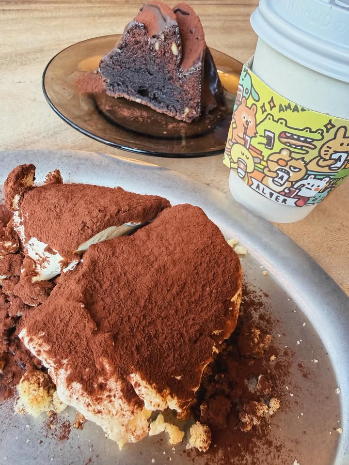 โบว์ - เบญจวรรณ อาร์ตเนอร์